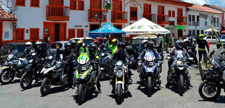 Amantes de estas motocicletas se reúnen para compartir su pasión.